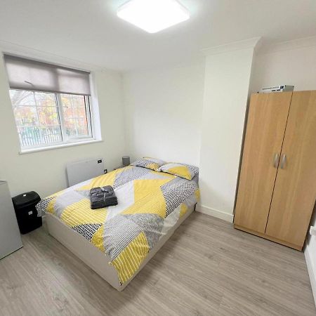 Lilleshall Rooms Mitcham Exterior photo